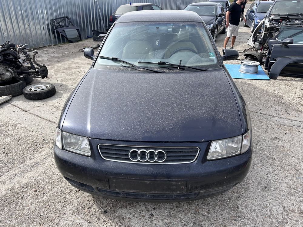 Audi A3 / Ауди 8Л 1.6i На части