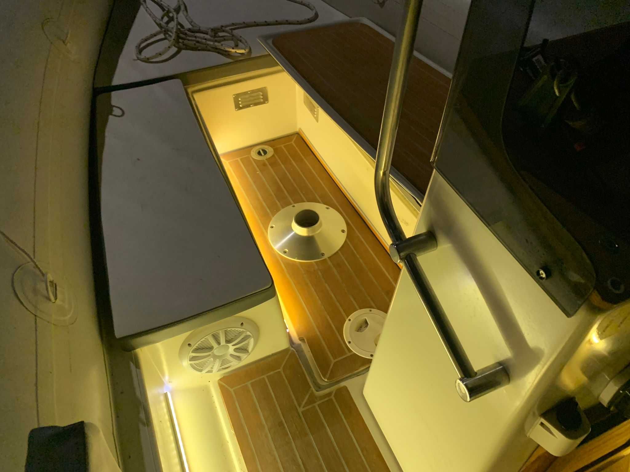 barca rib gonflabila BAT Falcon x9 5.1m restaurata complet