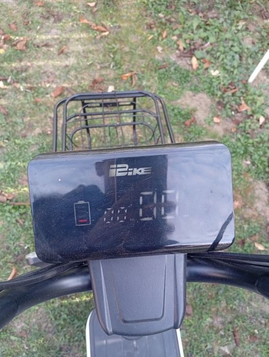 Trotineta electrica  cu scaun