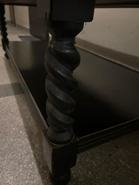 Холна Маса от масивно дърво в черно