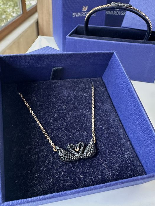 Колие и гривна Swarovski, черни лебеди, цвят розово злато