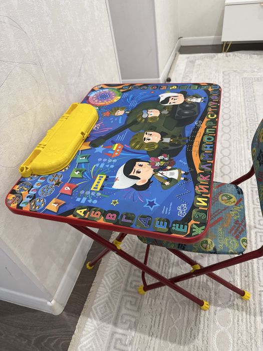 Продам стол со стульчиком