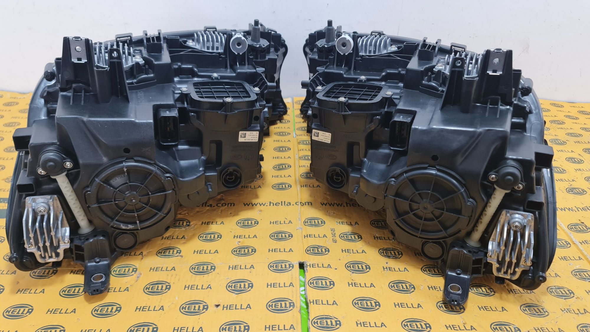Far faruri NOI Laser grila hota clapete capota bara M BMW 7 G11 G12