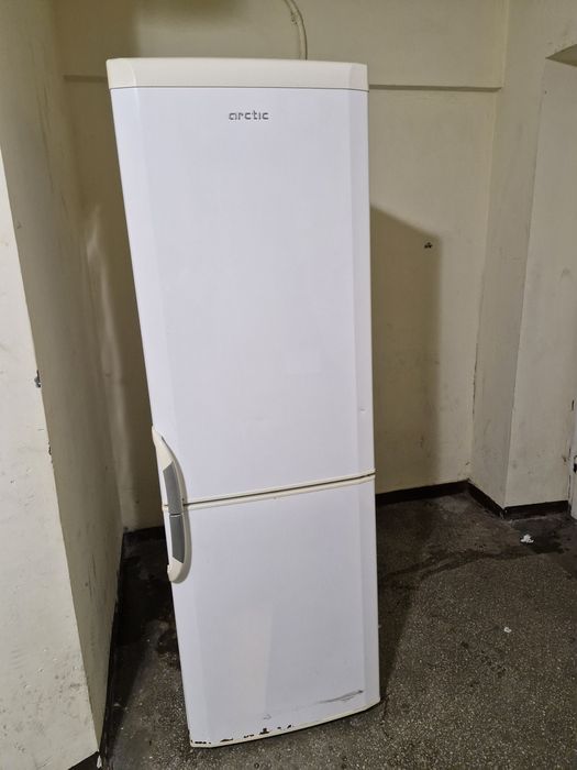 Frigider Arctic si congelator