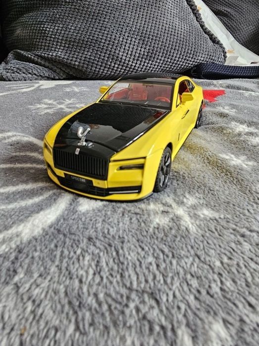 Macheta metalica rolls royce spectre scara 1:24 noua
