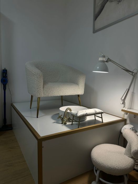 Vanzare mobilier post pedichiura