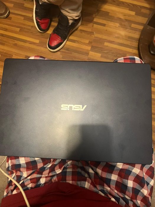 VÂND Laptop In stare perfecta de funcționare