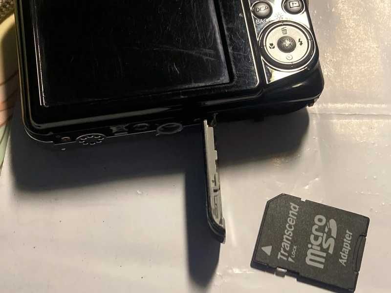 Aparat foto digital vintage 'Fujifilm FinePix AV110 12mpx