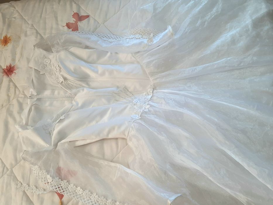 Vând 2 rochii de mireasa mătase naturală!