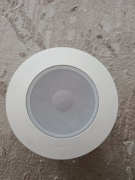 Продам устраиваемые динамики для фоновой музыки фирмы BOSCH .