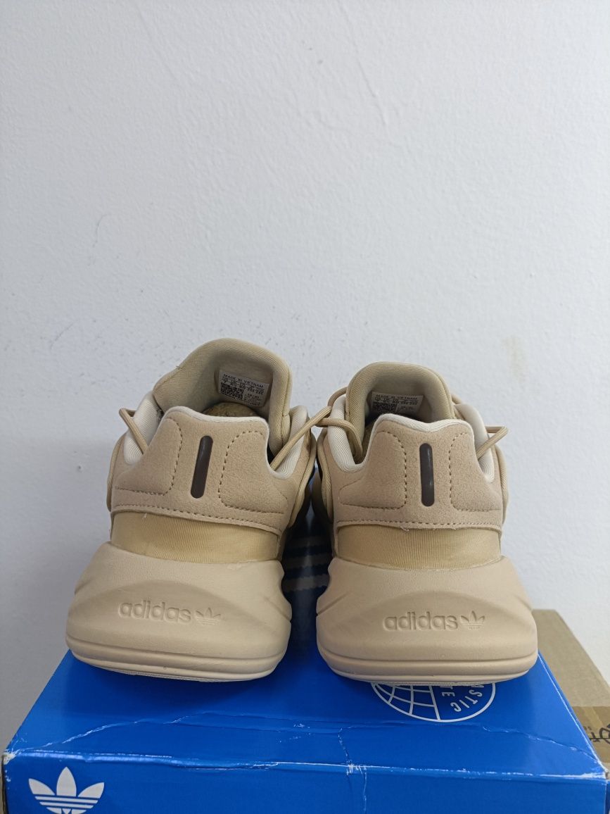 Adidas Ozelia номер 40