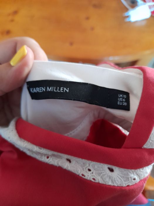 Дамски дрехи и аксесоари