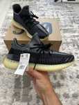 Adidas Yeezy Boost 350V2 Carbon