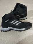 Adidas Terrex номер 38