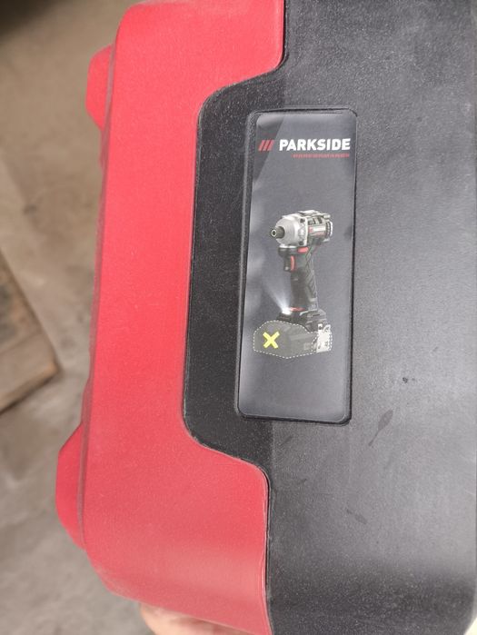 Оригинални куфари Dewalt и Parksude