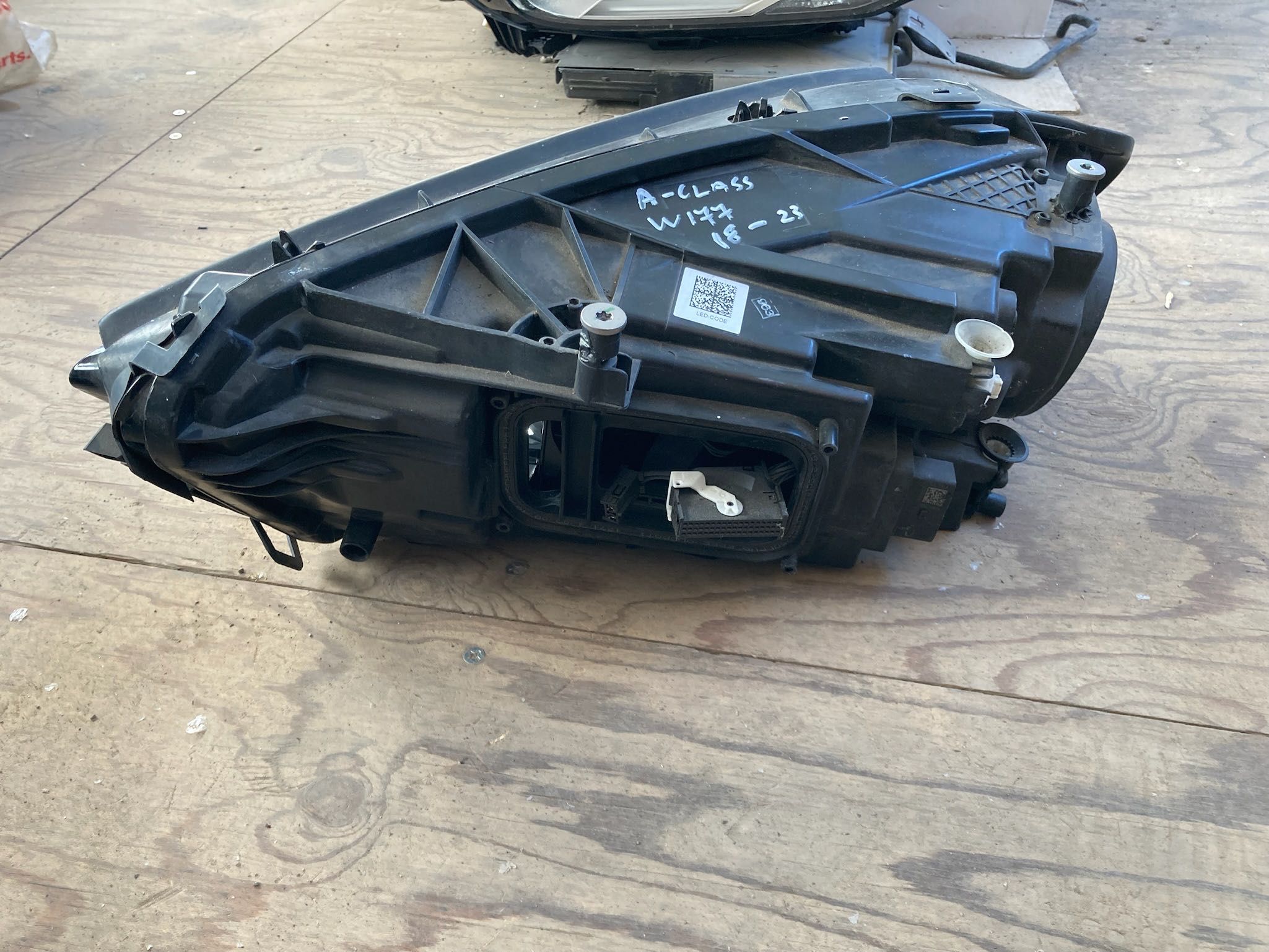 Десен фар за Mercedes A-class. W177. 18-23. Led. Оригинален.
