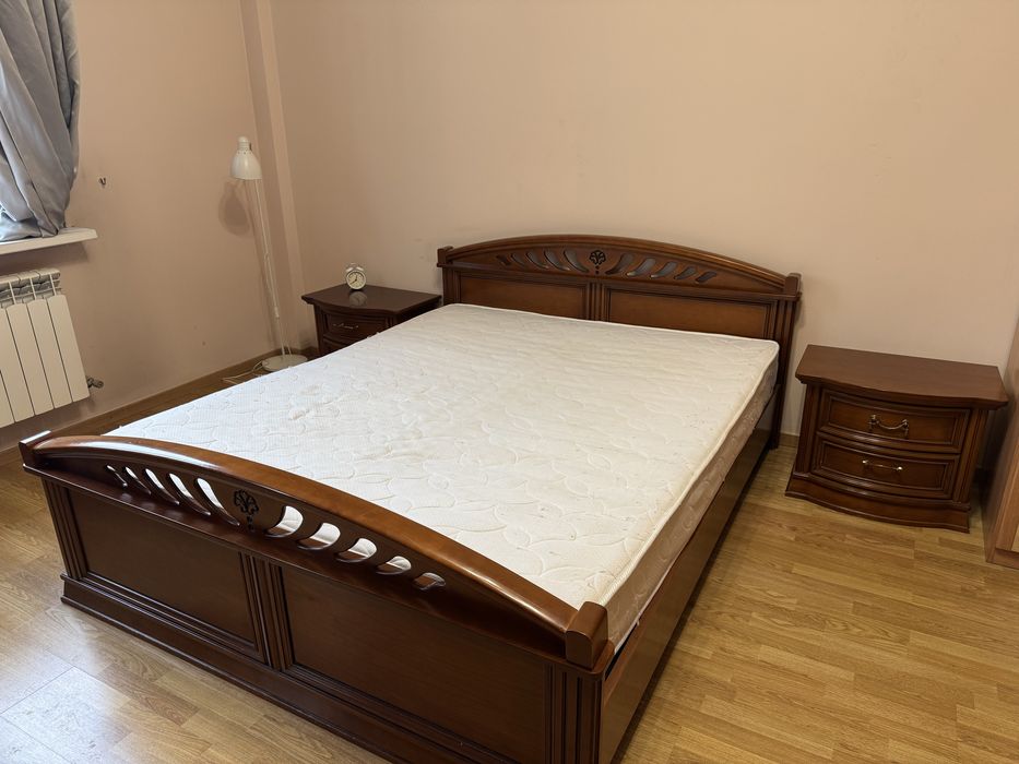 Продам итальянский спальный гарнитур
