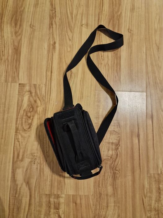 Canon 1200D EOS cu două obiective