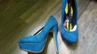 Сини обувки