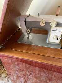 Швейная машинка Чайка - 142 М ножная
