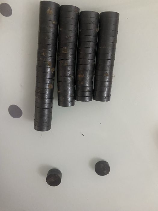 Магниты маленькие круглые для поделок и прочее 76 шт