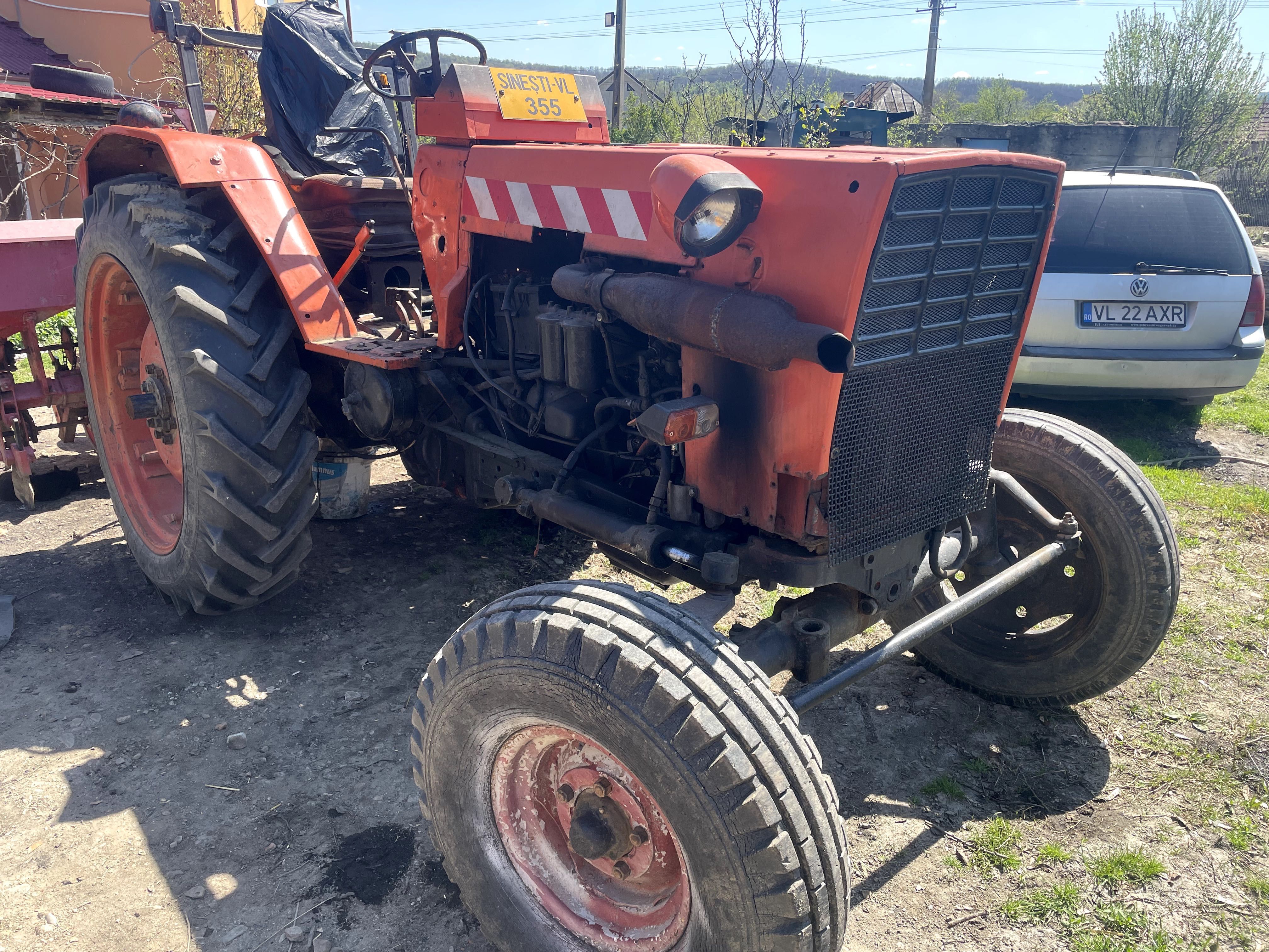 De vânzare tractor Belarus cu motor U650