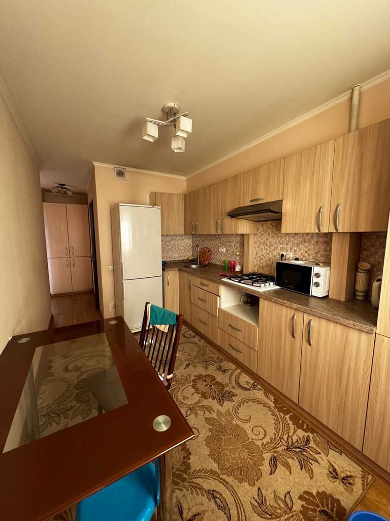 Дава се под наем Едностаен апартамент в София, Левски В - 45 кв.м за 300 € - Снимка #2
