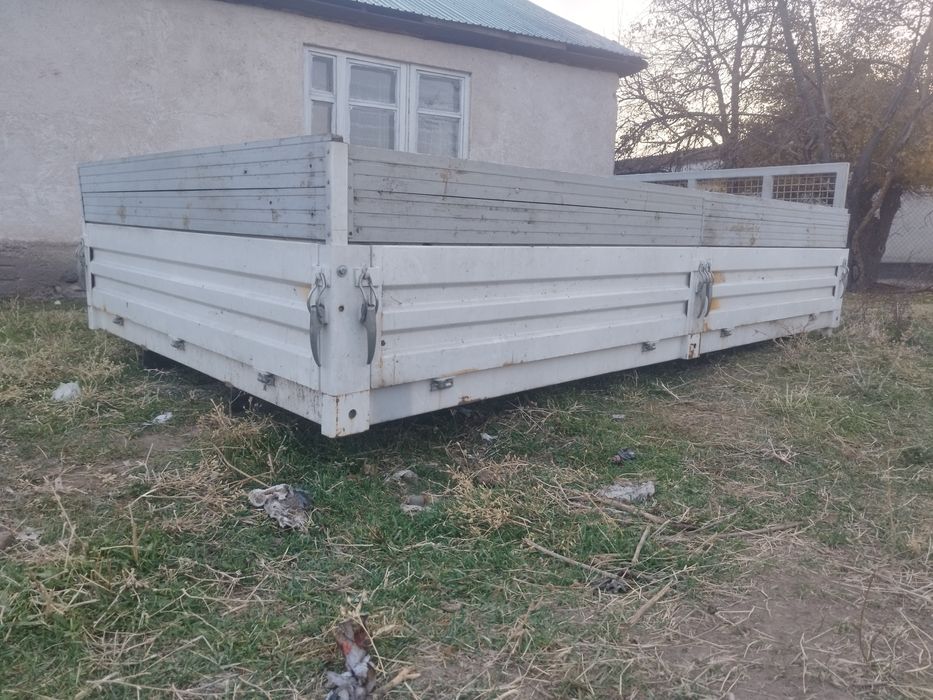 Прицеп самосвал в хорошем состояние