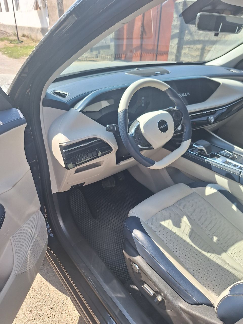 Продам свою ласточку DONGFENG AEOLUS HUGE 2024 Чёрный цвет в идеальном