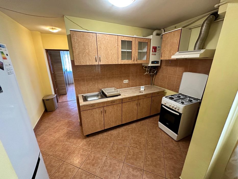 Chirie Ap 3 camere Centru Nou