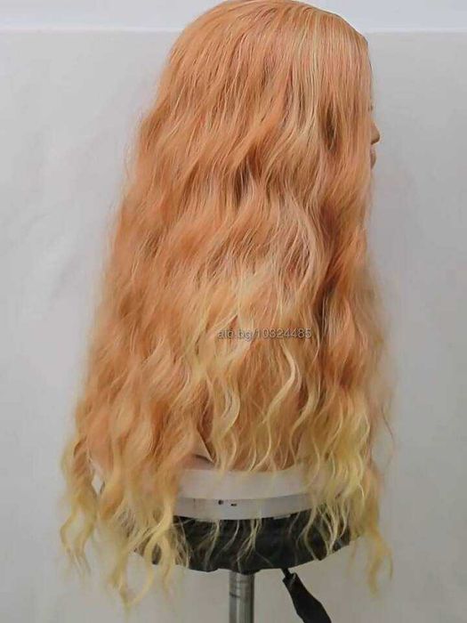 Оранжева къдрева перука с руси краища на път