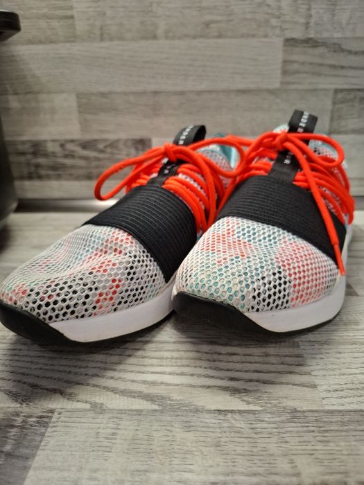Дамски маратонки Under Armour