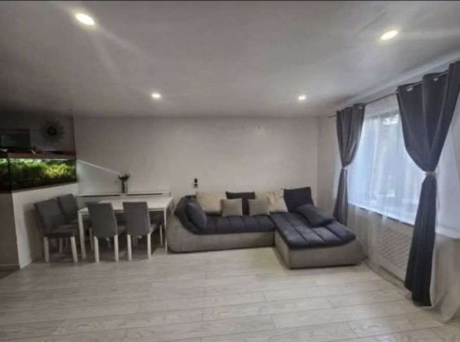 Casa in Hemeius 540 mp 3 dormitoare 2 bai