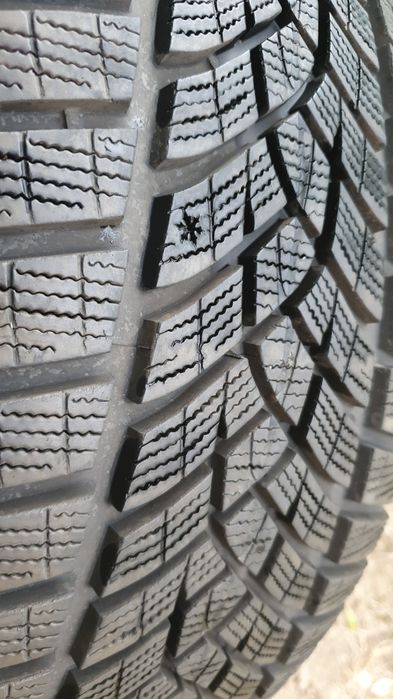 4 x anvelope iarna ca noi 245 50 18 Goodyear Ultragrip