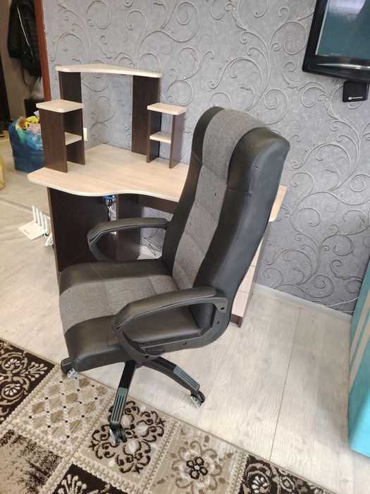 Продам компьютерное кресло