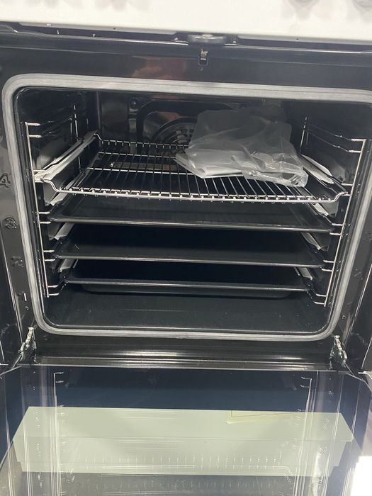 Свободностояща печка с керамични котлони Gram