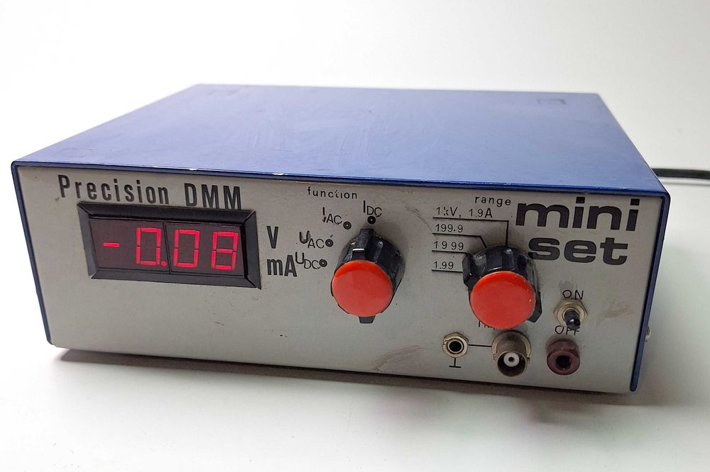 Multimetru Digital de Precizie (Precision DMM)