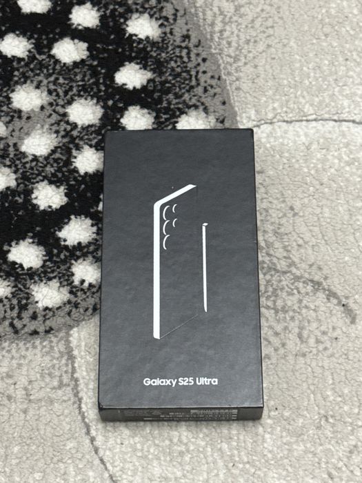 ЗАПЕЧАТАН Samsung Galaxy S25 Ultra 512GB Titanium Black