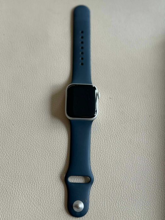 Apple Watch SE2 , 40 mm Смарт часовник