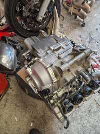 Dezmembrez yamaha r6 2001