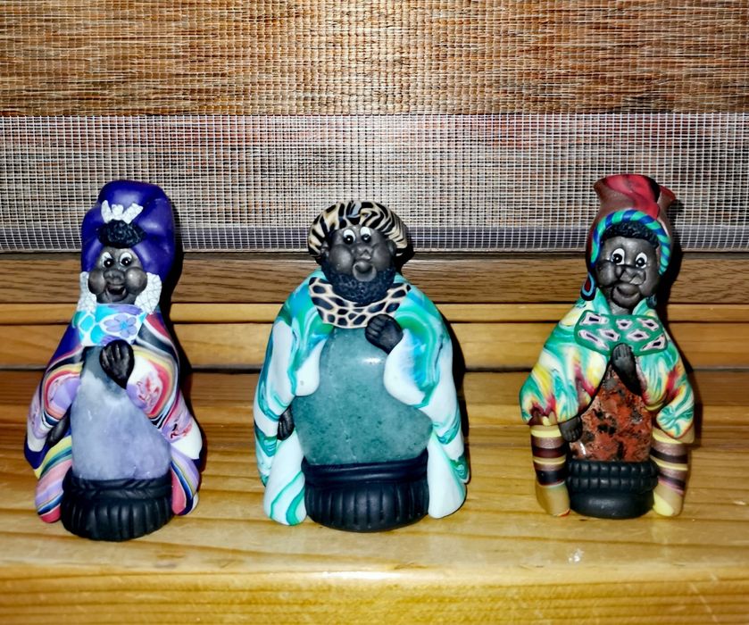 Антикварни колекционерски фигурки от полускъпоценен камък и глина 3 бр