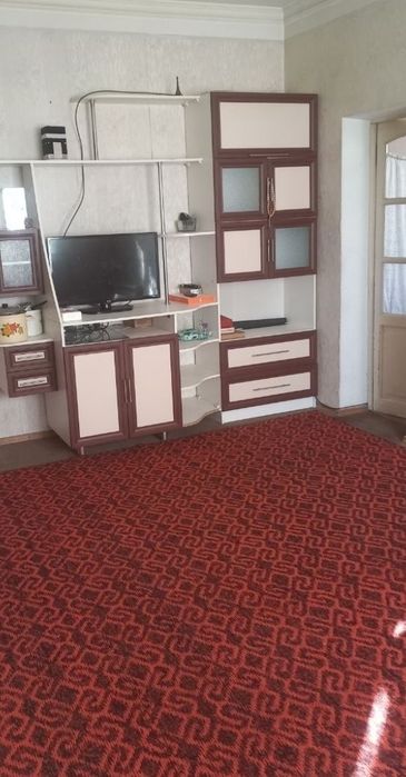 Srochna 1 Xonali Kvartira Ijaraga Topshiriladi. Metro 4 bekat oldida.