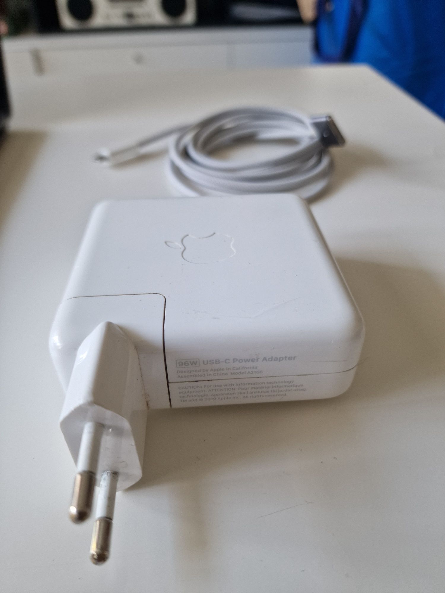 Macbook Pro M2 pro 14 inch 16gb RAM 512gb SSD