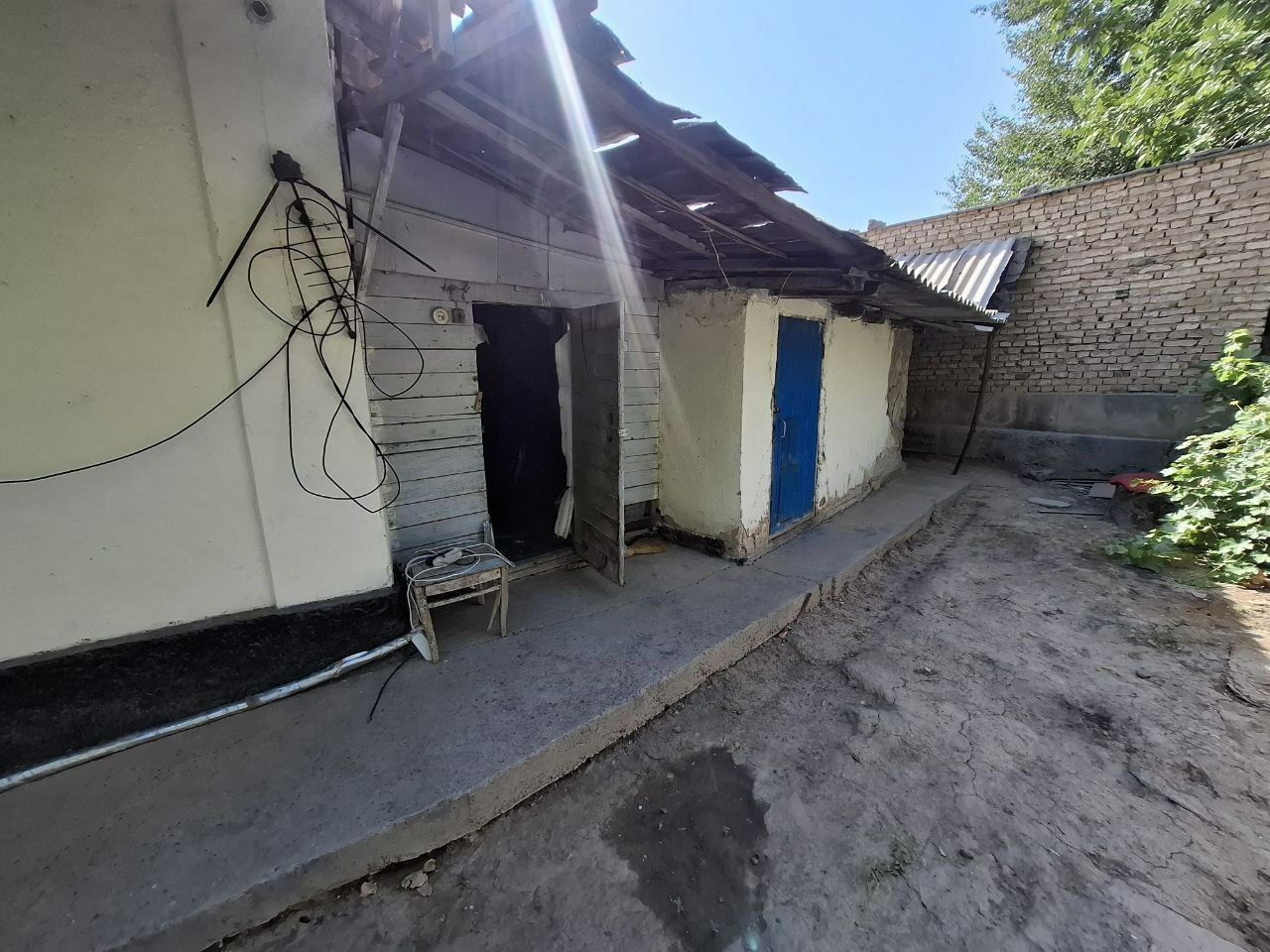 Продается частьна  шучастка  в чирчике