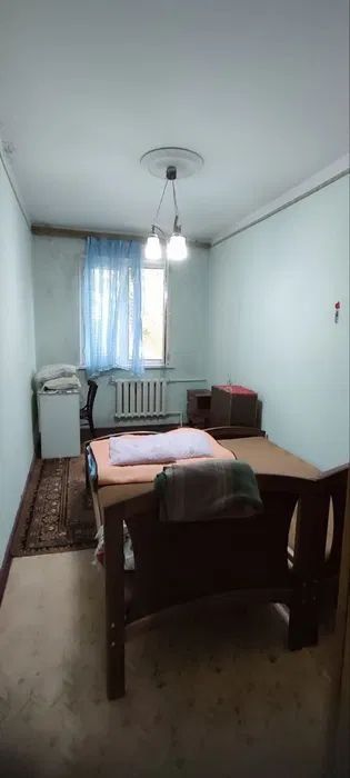 Продаётся 2х комнатная квартира переделанный 3х комнатная  Чилонзор 18