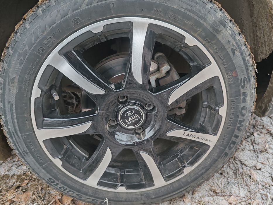 Диски с резиной на ладу.