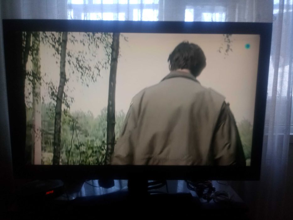 Телевизор LG не смарт в отличном состоянии.