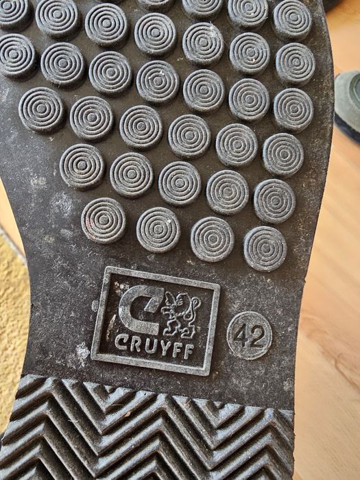 Супер маратонки на легендата Кройф - 42 номер