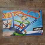 Hot Wheels - Комплект сблъсък в тайфуна/писта с един брой количка/