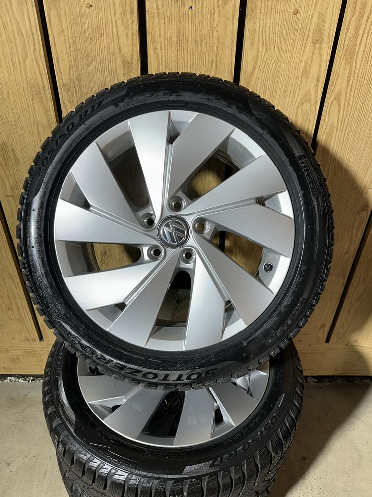 Jante NOI Originale VW Golf 8 R17 cu anvelope noi de iarna